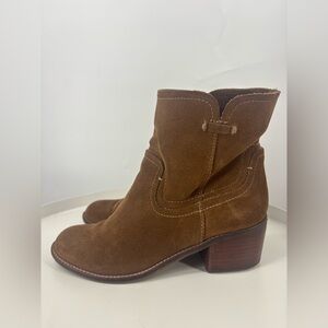 Dolce Vita Women’s Gideon Suede Booties Caramel Nubuck‎ Brown 7